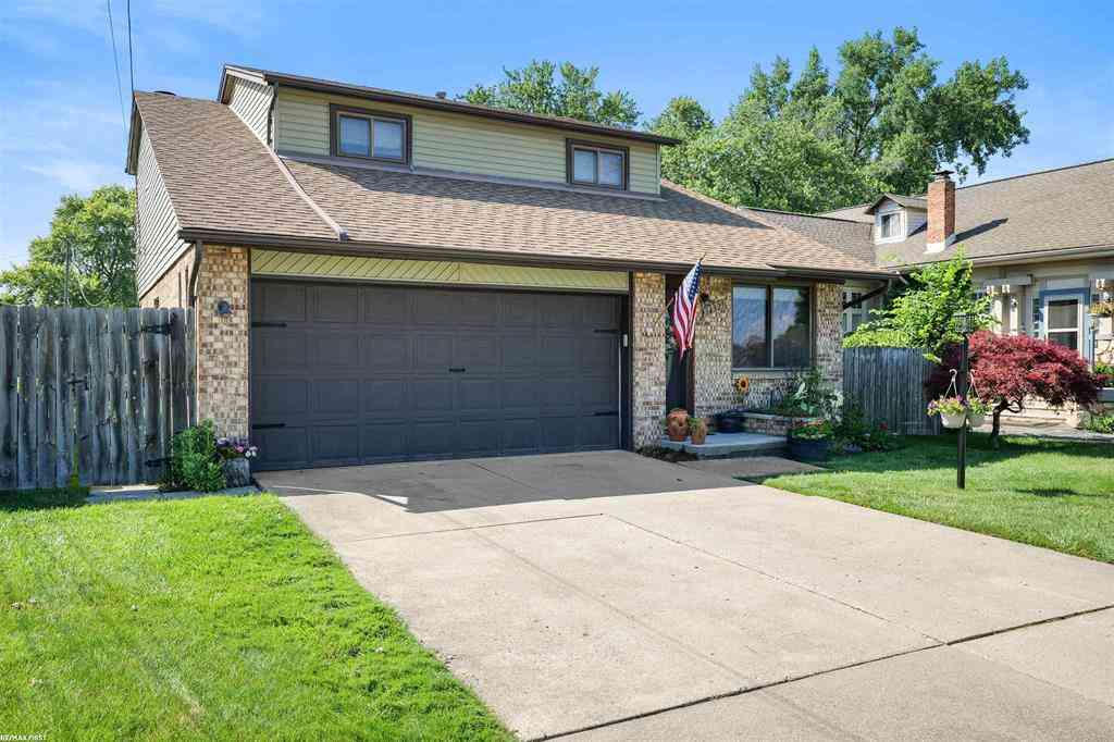 Homes For Sale - 34321 Jefferson Avenue <br/> Harrison Township, MI 48045