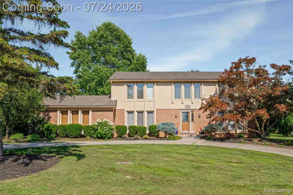 Homes For Sale - 28824 Appleblossom Lane <br/> Farmington, MI 48331