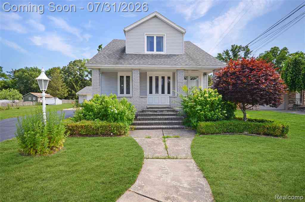 Homes For Sale - 15340 Masonic Boulevard <br/> Macomb County, Fraser, MI 48026