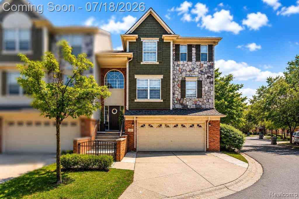 Condo For Sale - 10 Bradford Court <br/> Wayne County, Dearborn, MI 48126