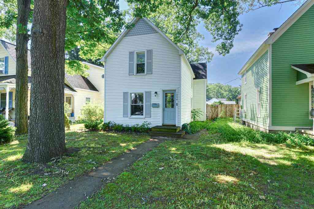 Homes For Sale - 1006 Lincoln Street <br/> Traverse City, MI 49686
