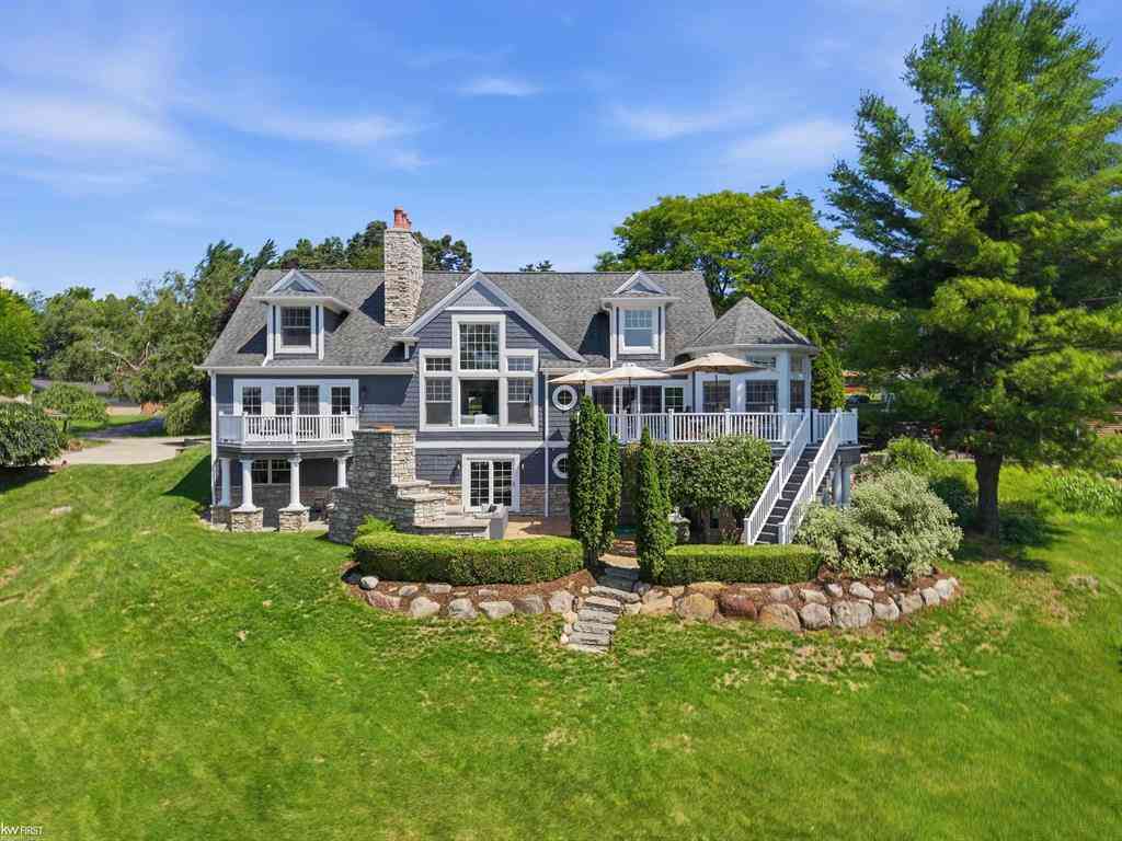 Homes For Sale - 7511 Greene Haven Drive <br/> Clarkston, MI 48348