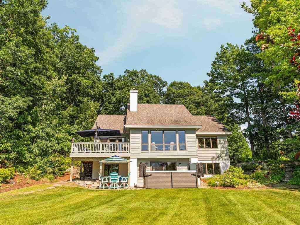 Homes For Sale - 422 Timber Crest Drive <br/> Traverse City, MI 49686