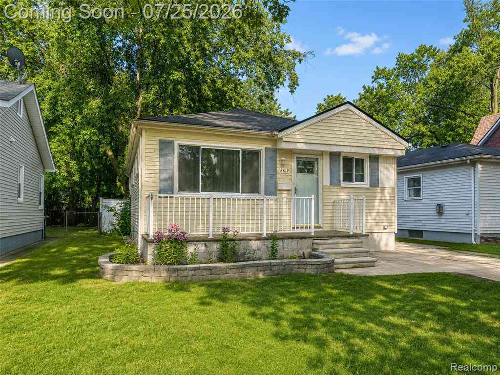 Homes For Sale - 18619 Centralia  <br/> Redford, MI 48240