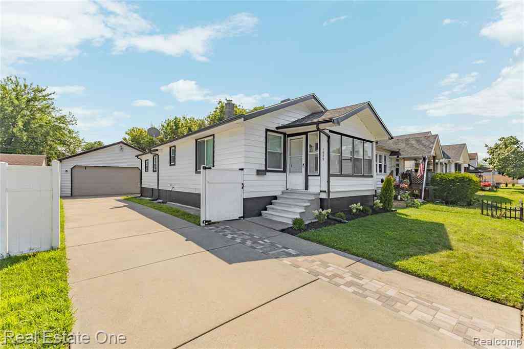 Homes For Sale - 1539 Oconnor Avenue <br/> Lincoln Park, MI 48146