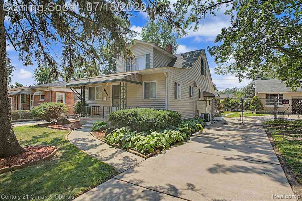 Homes For Sale - 4124 Jackson Street <br/> Dearborn Heights, MI 48125
