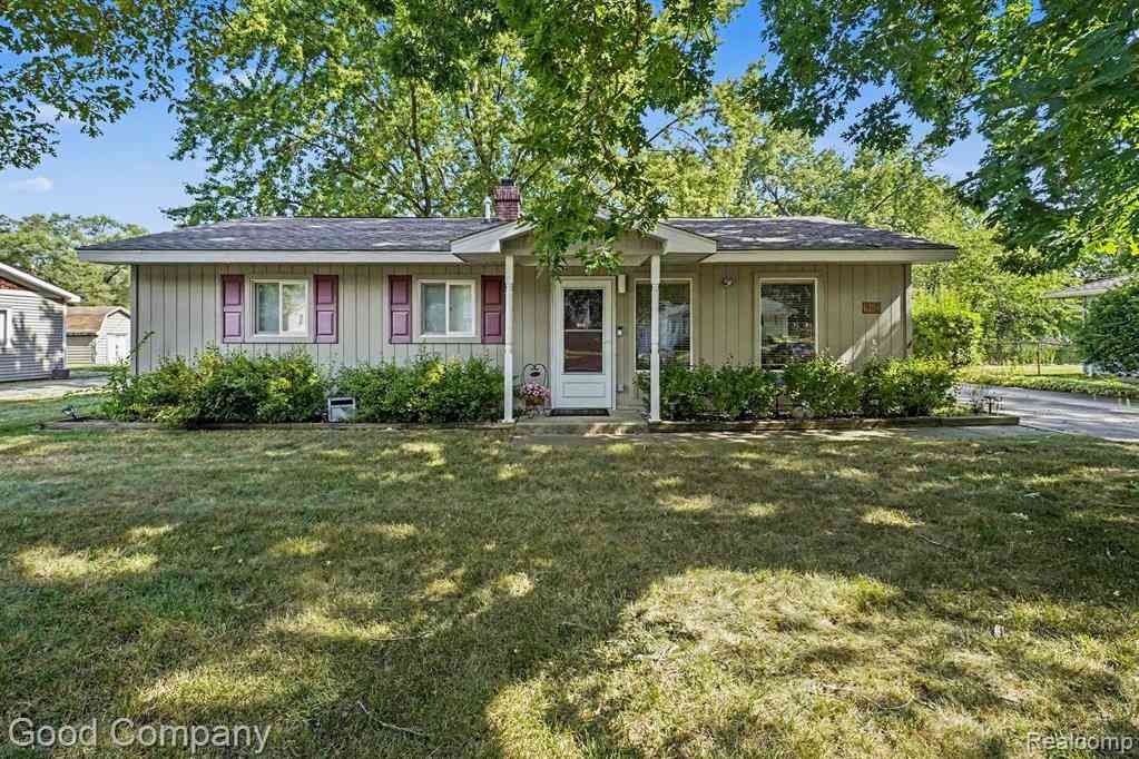 Homes For Sale - 6284 Woodsdale Drive <br/> Genesee County, Grand Blanc, MI 48439