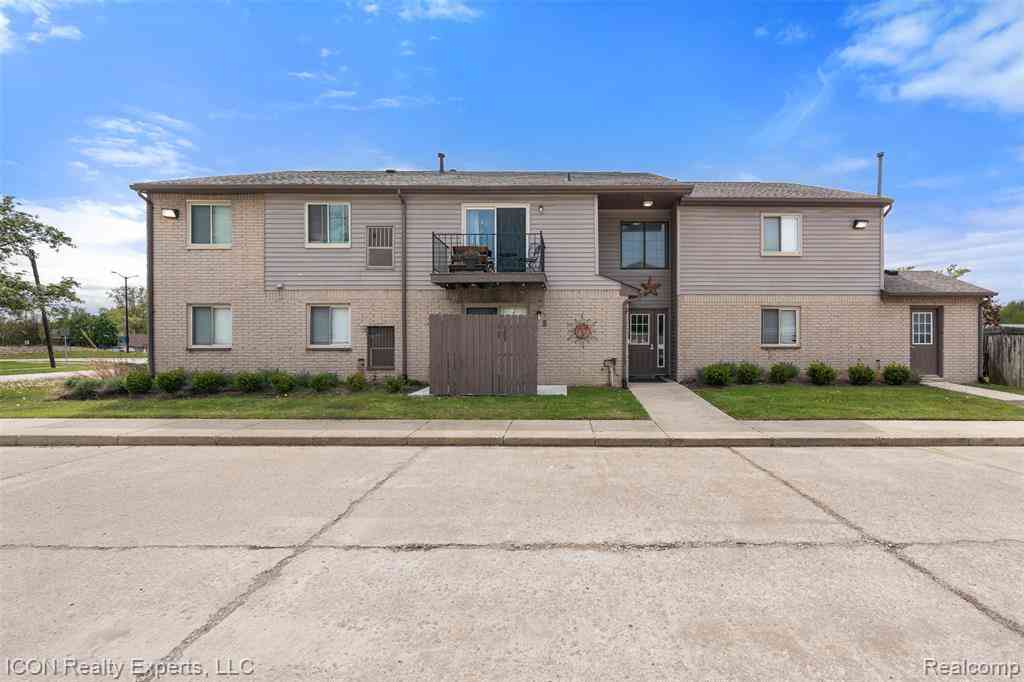 Condo For Rent - 5975 Burroughs Avenue  <br/> Sterling Heights, MI 48314