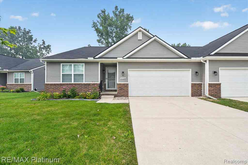 Condo For Sale - 10324 Swan Lake Circle <br/> Washtenaw County, Ypsilanti, MI 48197