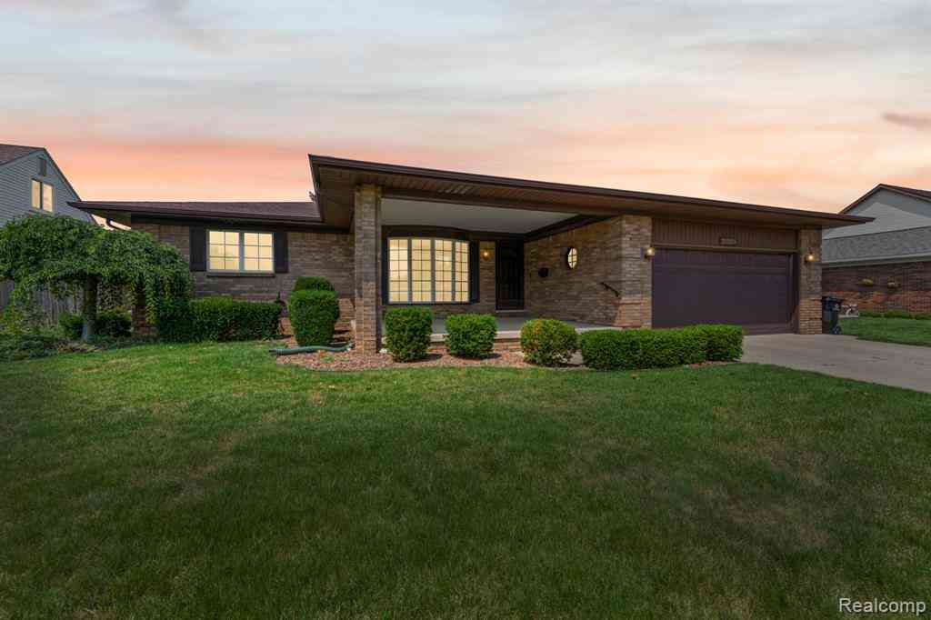 Homes For Sale - 21580 Georgetown Road <br/> Trenton, MI 48183