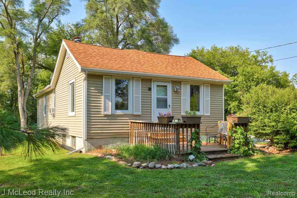 Homes For Sale - 1170 W Dodge Road <br/> Genesee County, Clio, MI 48420