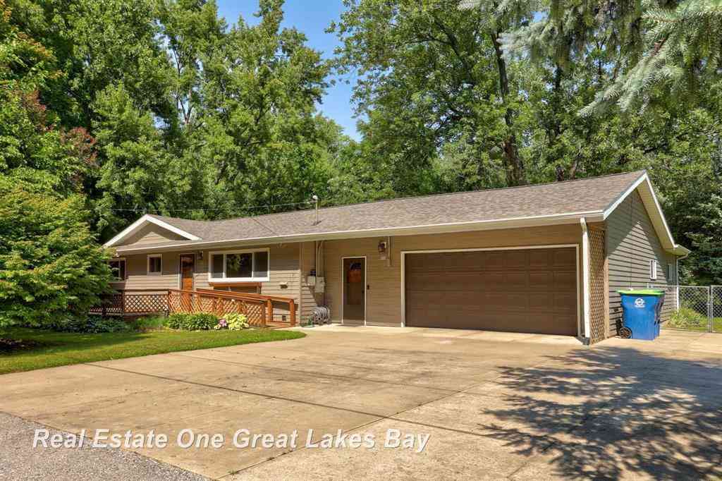 Homes For Sale - 6654 Davis Road <br/> Saginaw, MI 48604