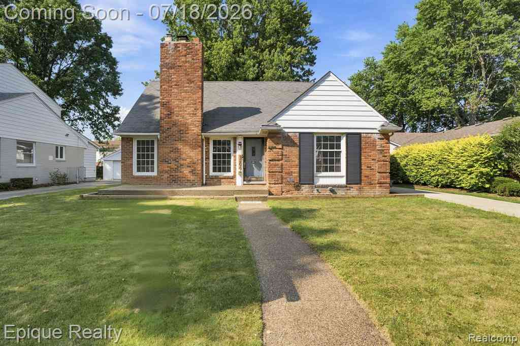 Homes For Sale - 1206 Hawthorne Road <br/> Grosse Pointe, MI 48236