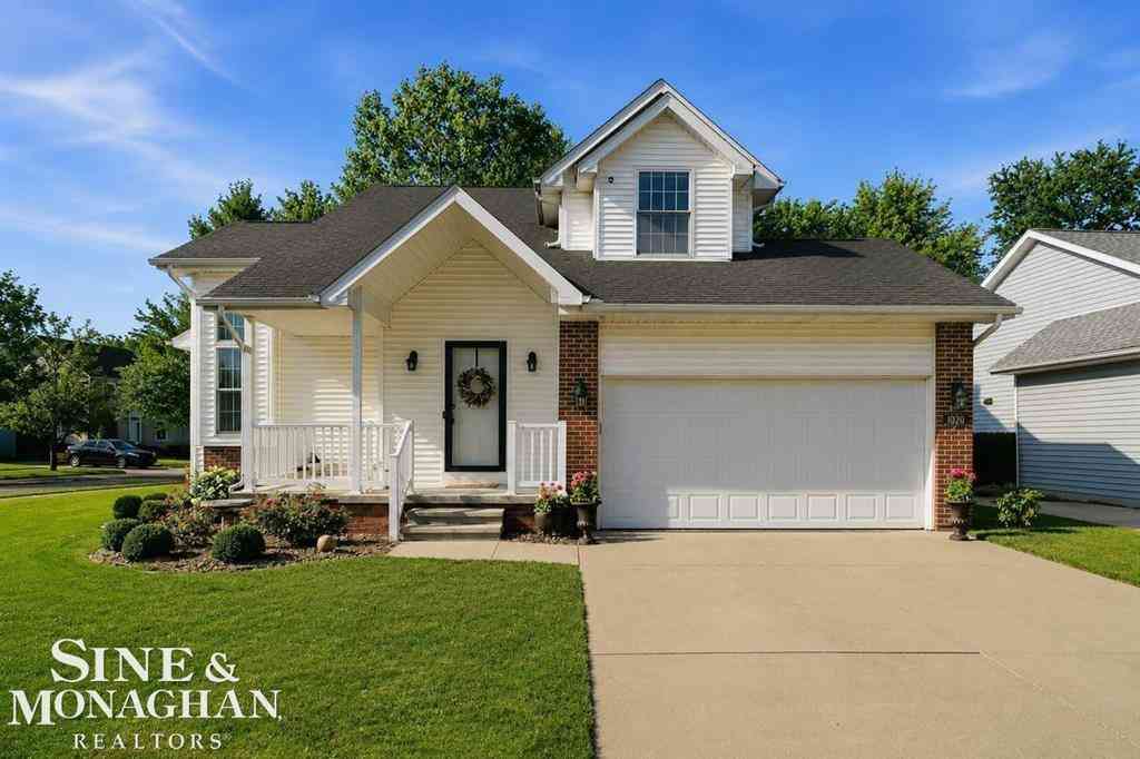 Homes For Sale - 1020 Hunter Court <br/> Marysville, MI 48040