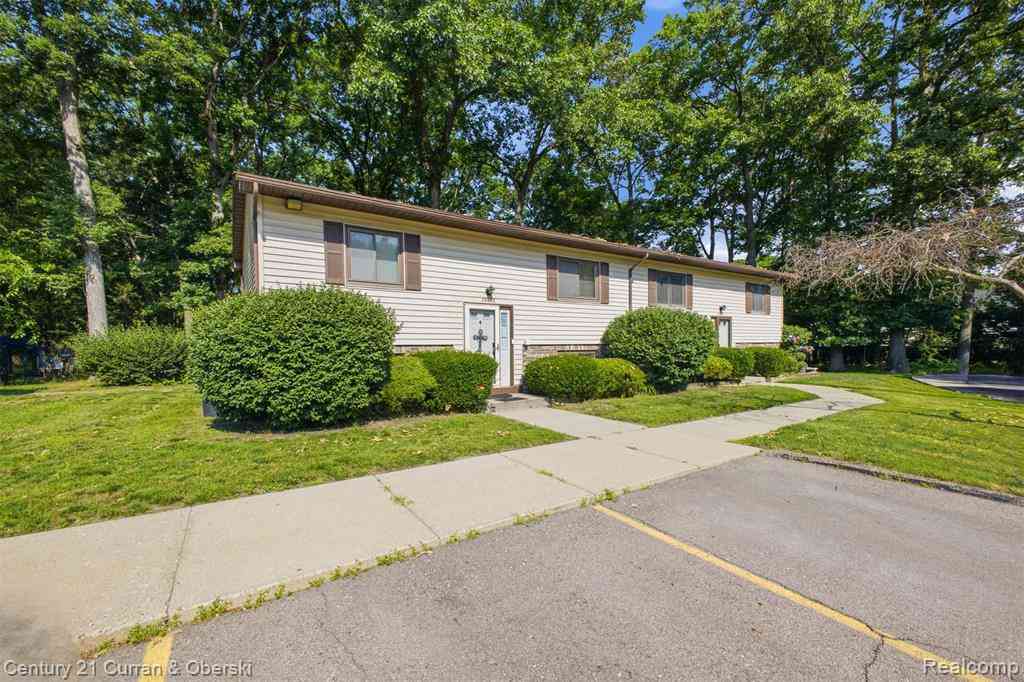Condo For Sale - 38098 Hixford Place <br/> Westland, MI 48185