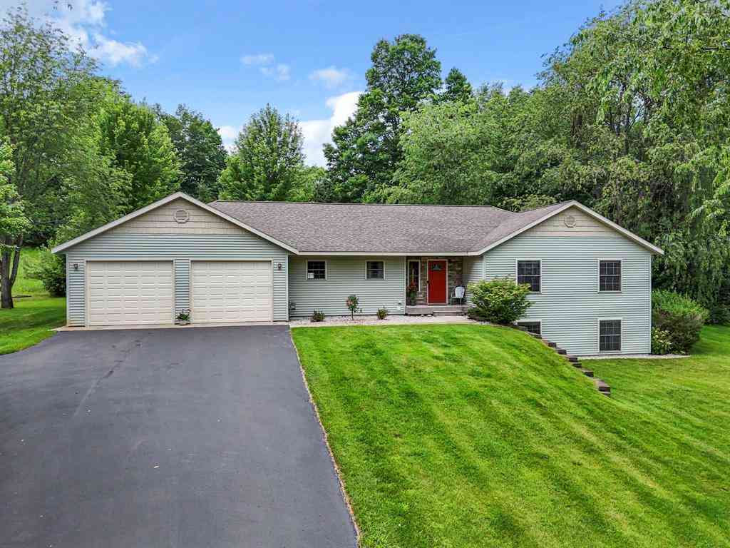 Homes For Sale - 210 Cinnamon Lane <br/> Traverse City, MI 49696