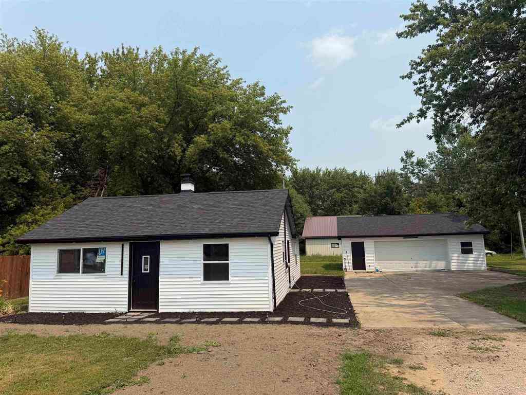 Homes For Sale - 9095 East Road <br/> Saginaw County, Burt, MI 48417