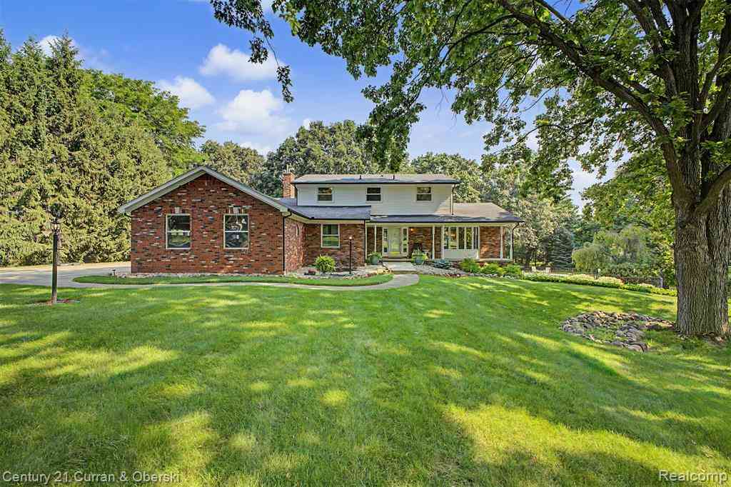 Homes For Sale - 8661 N Dutchess Drive <br/> Romeo, MI 48065