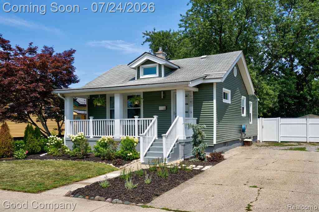 Homes For Sale - 1516 Albany Street <br/> Ferndale, MI 48220