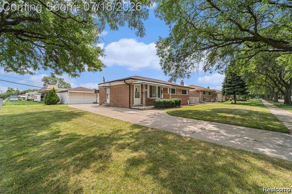 Homes For Sale - 32960 Oakview Drive <br/> Warren, MI 48092