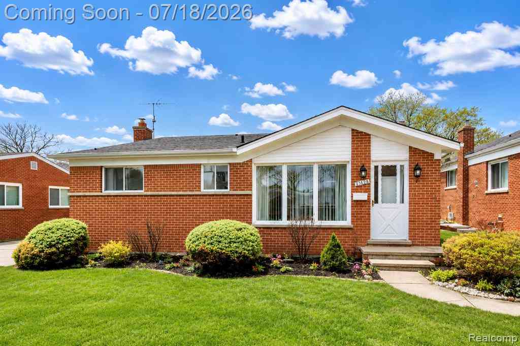 Homes For Sale - 23223 Panama Avenue <br/> Warren, MI 48091