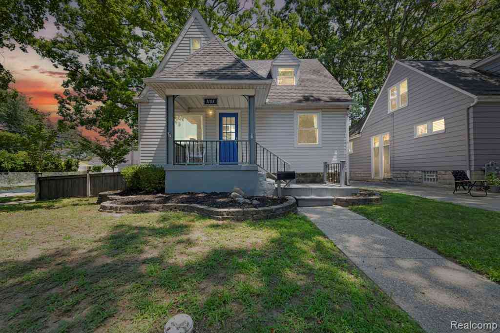 Homes For Sale - 1103 Hoffman  <br/> Royal Oak, MI 48067