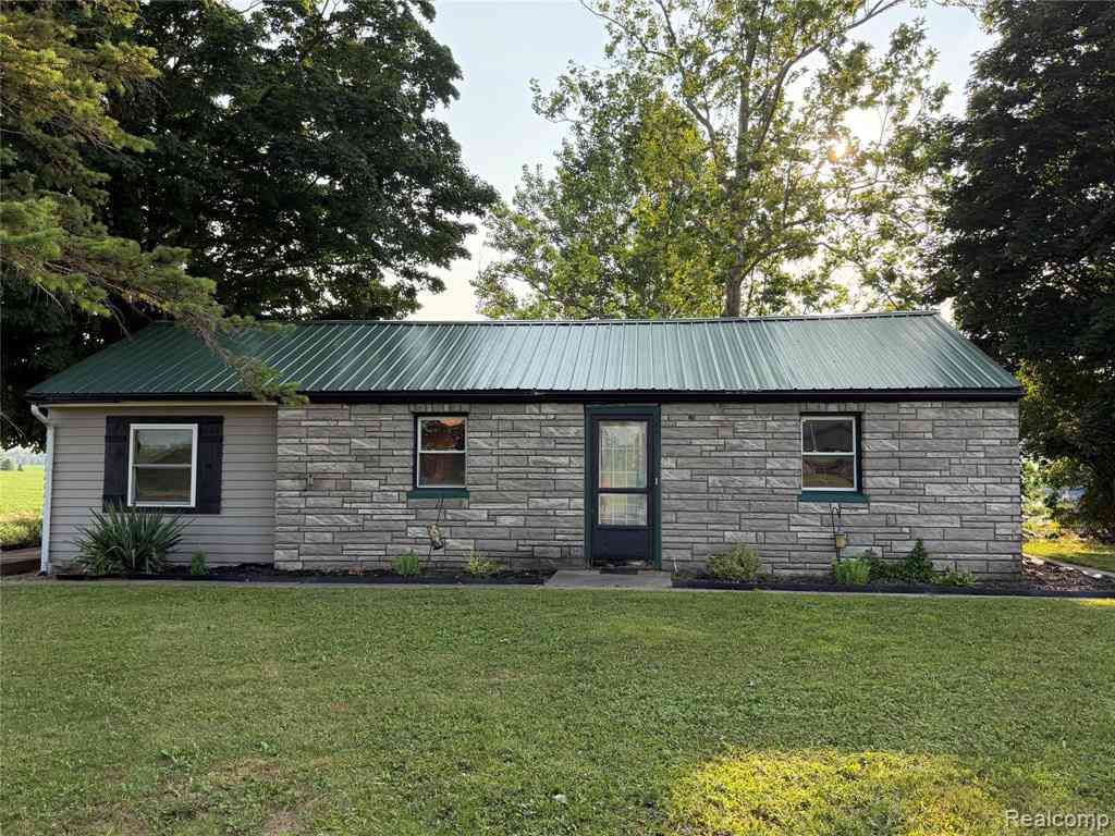 Homes For Sale - 7601 W Us Highway 223  <br/> Adrian, MI 49221