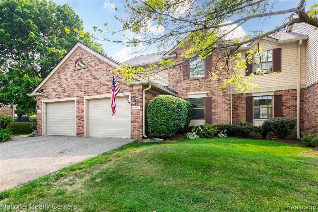 Condo For Sale - 29820 Indian Trail <br/> Farmington Hills, MI 48331