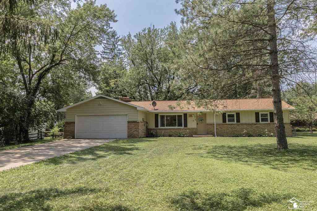 Homes For Sale - 8413 Summerfield Road <br/> Monroe County, Lambertville, MI 48144