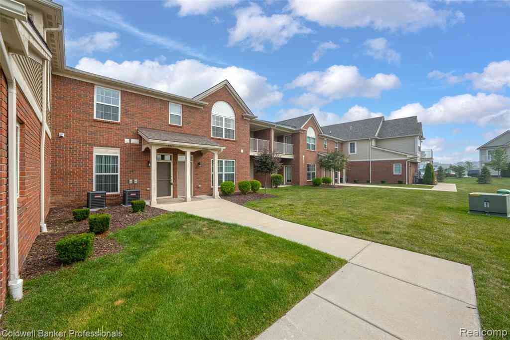 Condo For Sale - 22026 Andover Drive <br/> Macomb, MI 48042