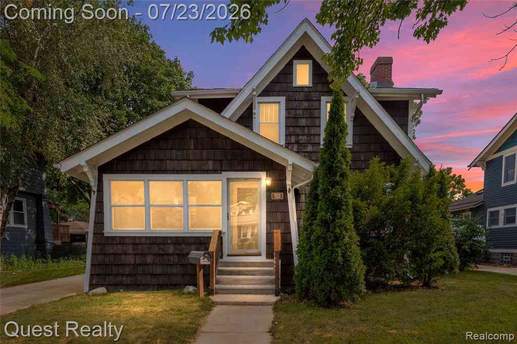 Homes For Sale - 703 Florence Avenue <br/> Royal Oak, MI 48067