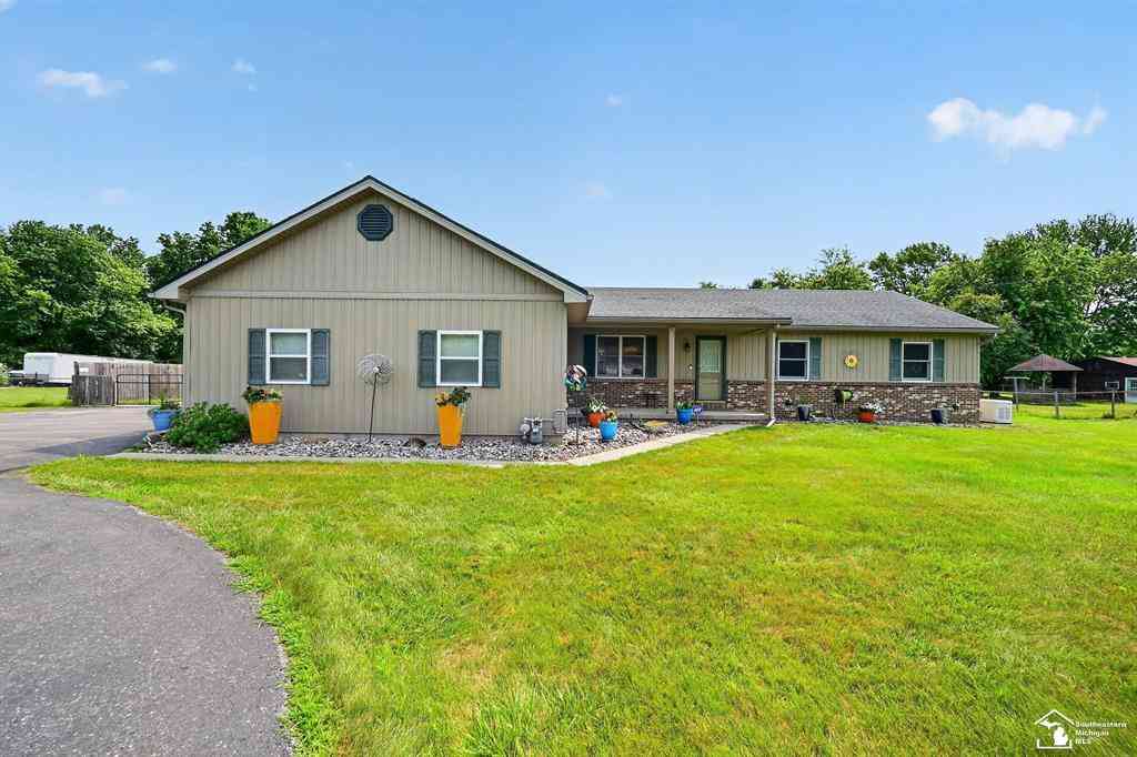 Homes For Sale - 9858 Douglas Road <br/> Monroe County, Temperance, MI 48142