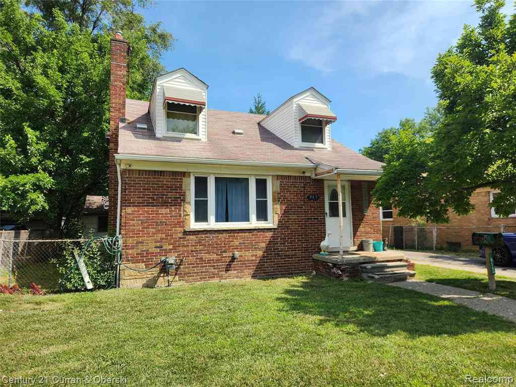 Homes For Sale - 915 E 14 Mile Road <br/> Clawson, MI 48017