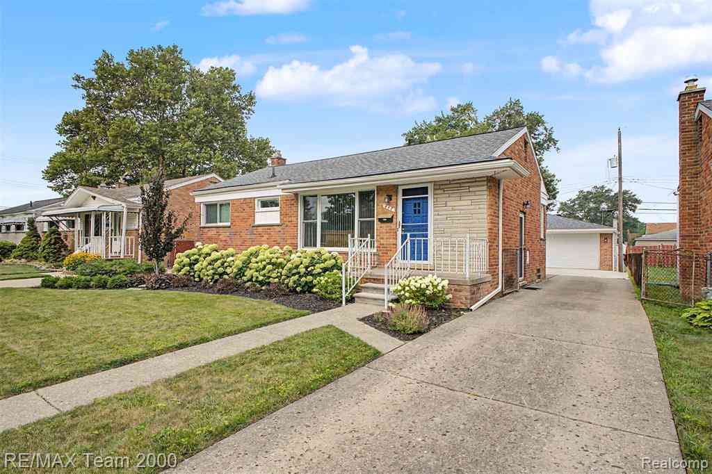Homes For Sale - 447 Gilman Street <br/> Garden City, MI 48135