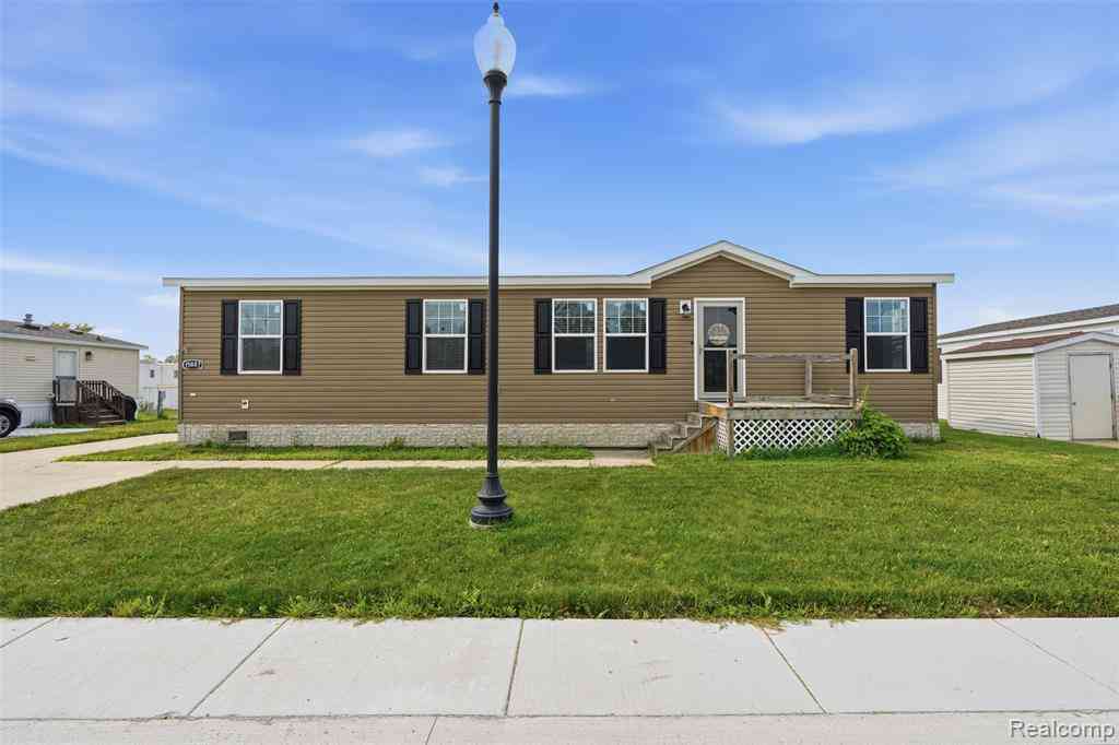 Homes For Sale - 15887 Charlemagne Avenue W W<br/> Clinton Township, MI 48038