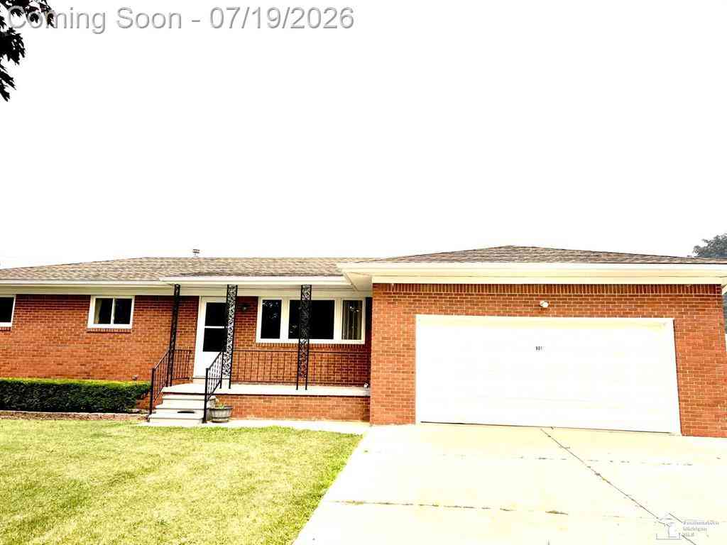 Homes For Sale - 901 Huber Drive <br/> Monroe County, Monroe, MI 48162