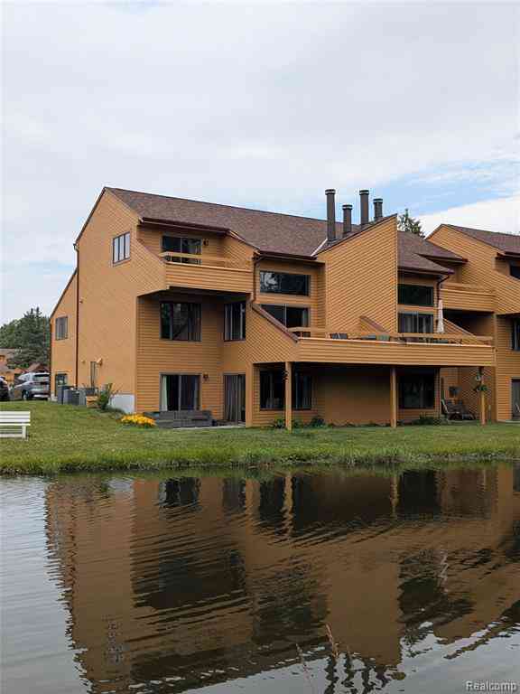 Condo For Sale - 4749 S Pleasantview Road  #20<br/> Harbor Springs, MI 49740