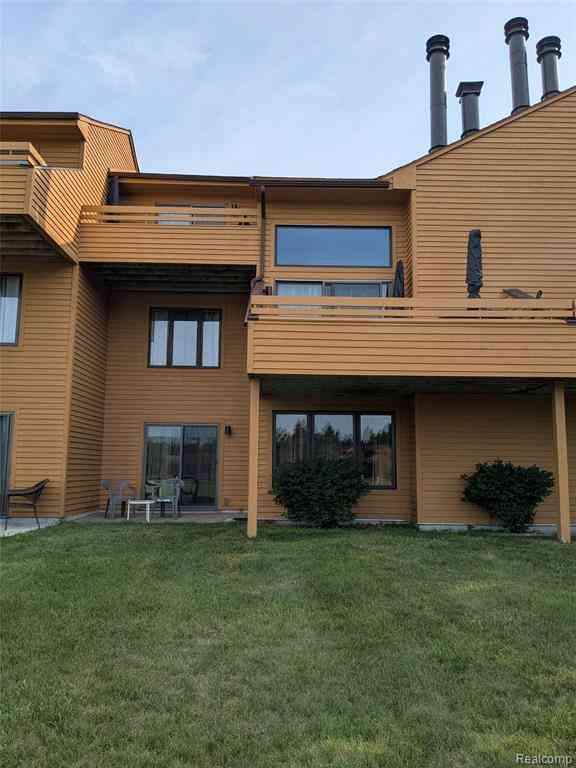 Condo For Sale - 4749 S Pleasantview Road  #37<br/> Harbor Springs, MI 49740