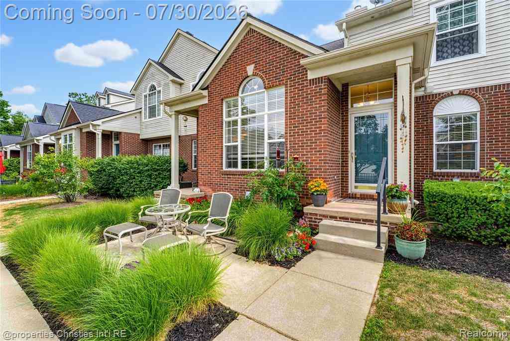 Condo For Sale - 35104 Emma Circle <br/> Walled Lake, MI 48390