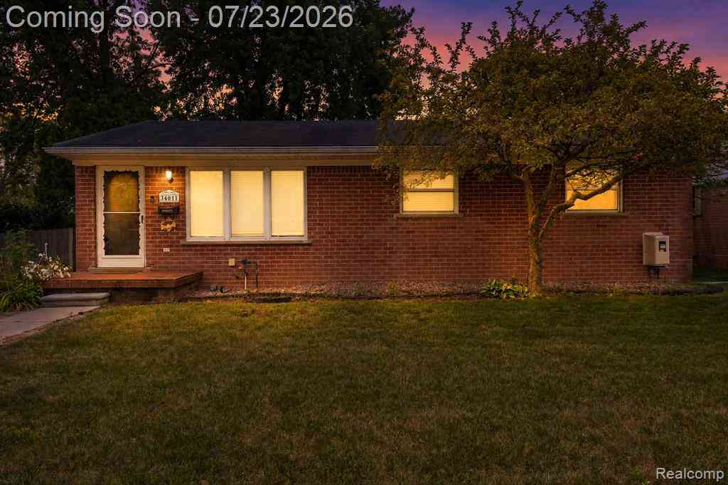 Homes For Sale - 34011 Majestic Street <br/> Westland, MI 48185