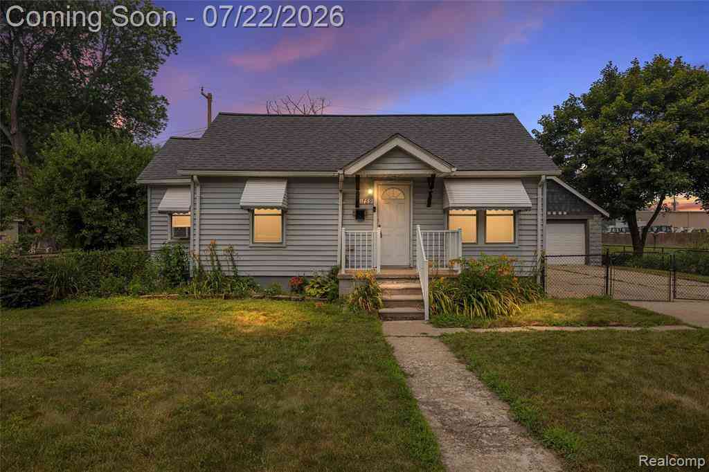 Homes For Sale - 1759 E Elza Avenue <br/> Hazel Park, MI 48030