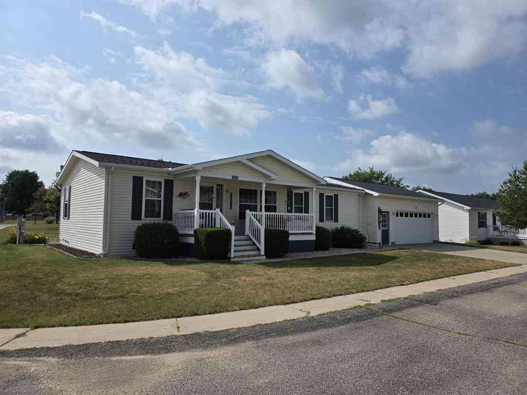 Homes For Sale - 1402 Westwind Lane <br/> Fremont, MI 49412