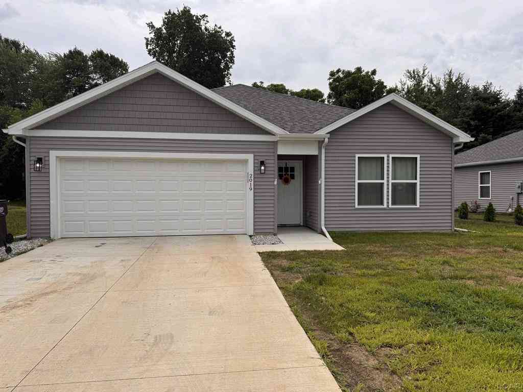 Homes For Sale - 2019 Green Acres Drive <br/> Lenawee County, Adrian, MI 49221
