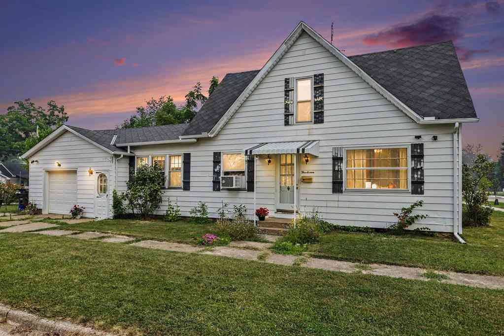 Homes For Sale - 316 Magnolia Street <br/> Berrien County, Three Oaks, MI 49128