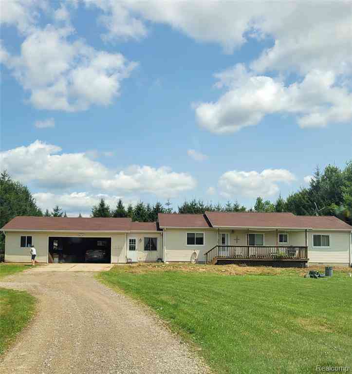 Homes For Sale - 155 S Youngs Road <br/> Lapeer County, Attica, MI 48412