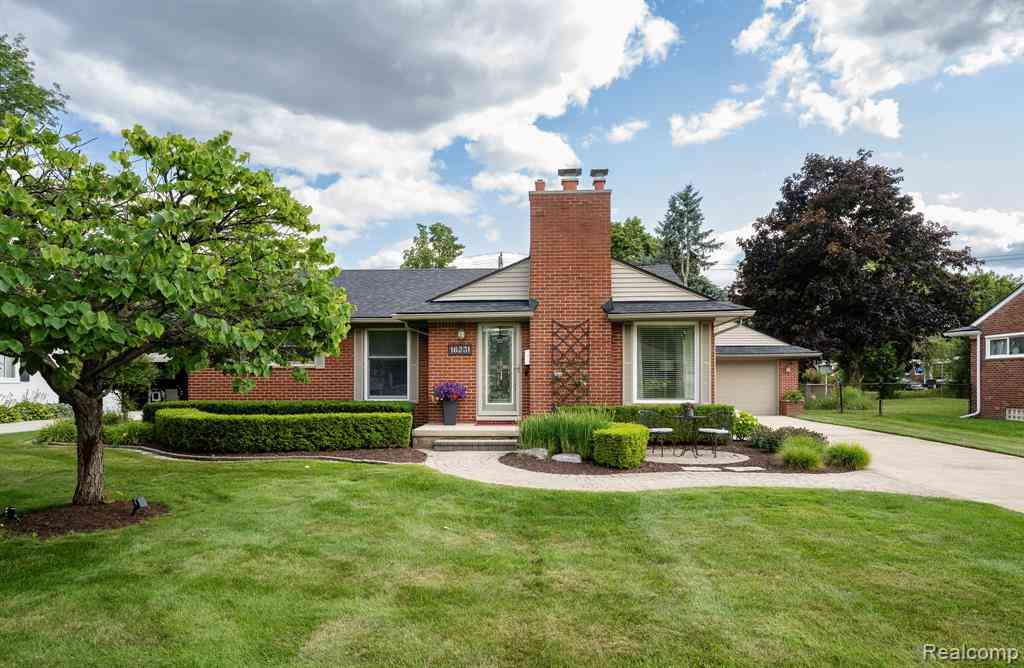 Homes For Sale - 16231 Beechwood Avenue <br/> Beverly Hills, MI 48025