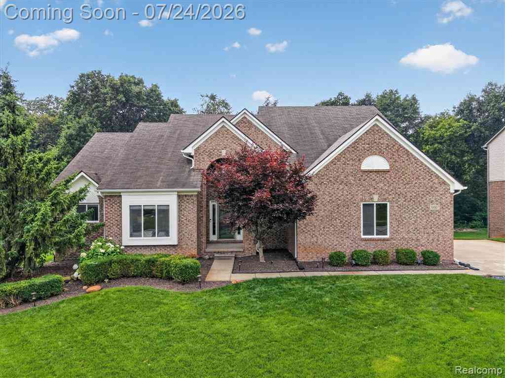 Homes For Sale - 30007 Bradford Drive <br/> New Hudson, MI 48165