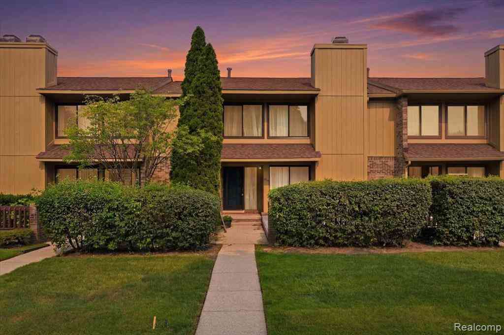 Condo For Sale - 1820 S Hill Boulevard <br/> Bloomfield Hills, MI 48304