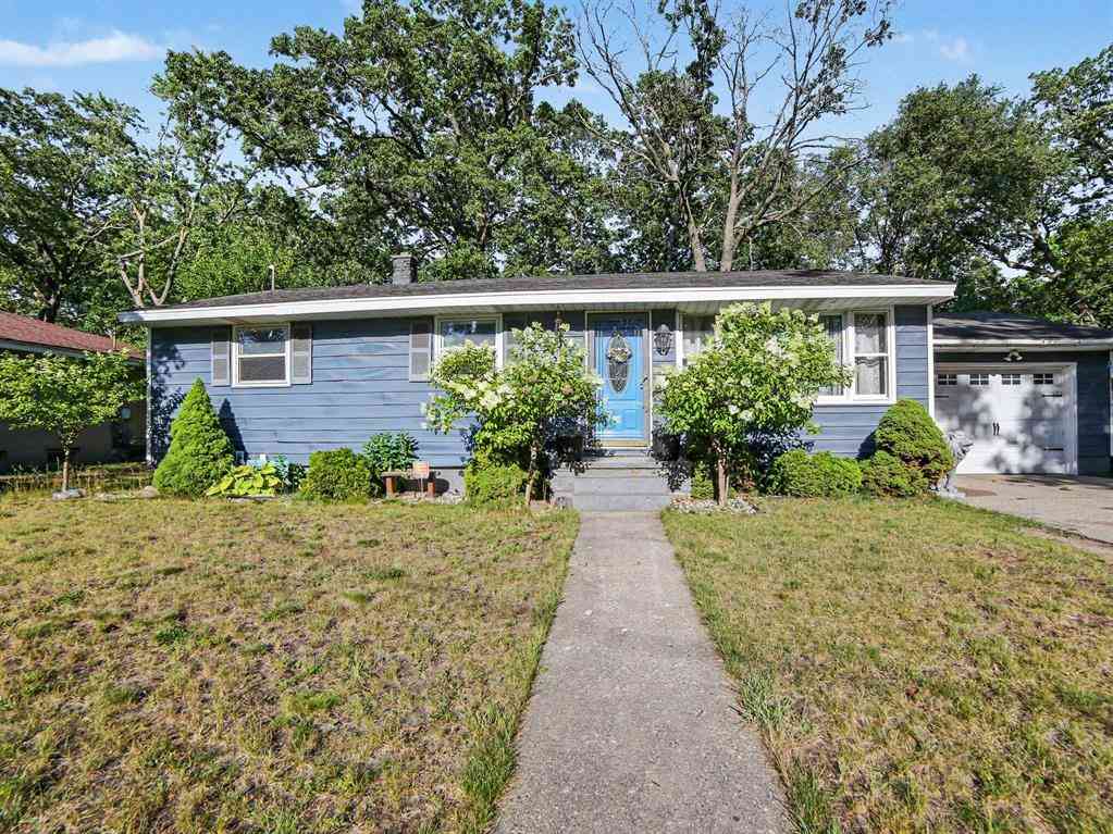 Homes For Sale - 1324 Eastwood Drive <br/> Muskegon, MI 49442
