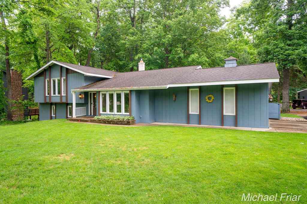 Homes For Sale - 2700 Shadowbrook Drive Se SE<br/> Grand Rapids, MI 49546